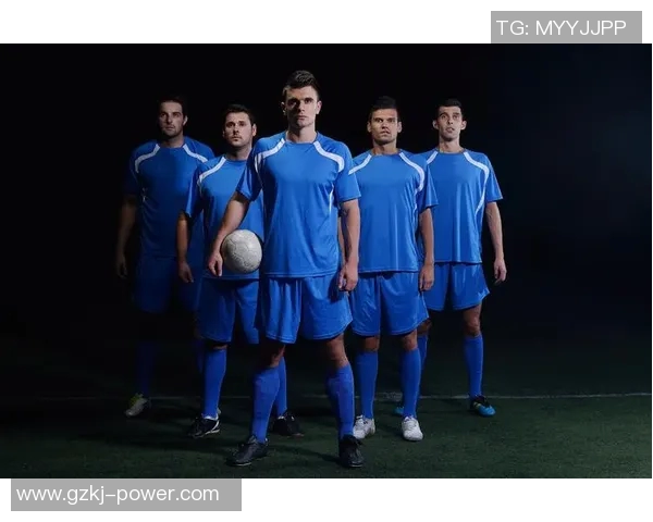 韩国足球明星军训活动引发热议展现运动员拼搏精神与团队合作魅力 韩国足球明星军训活动引发热议展现运动员拼搏精神与团队合作魅力